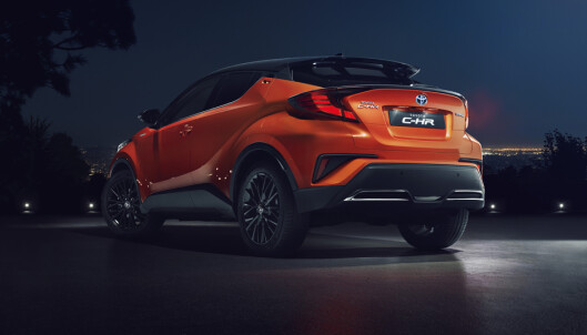 <strong>SEG SELV LIK:</strong> Til tross for flere endringer i det utvendige designet er C-RV meget gjenkjennbar. Foto: Toyota <strong>SEG SELV LIK:</strong> Til tross for flere endringer i det utvendige designet er C-RV meget gjenkjennbar. Foto: Toyota