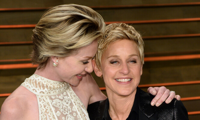 RISIKERTE KARRIEREN: DeGeneres var uten jobb i tre år etter hun sto frem. Her er hun avbildet med sin kone Portia de Rossi. Foto: Scanpix RISIKERTE KARRIEREN: DeGeneres var uten jobb i tre år etter hun sto frem. Her er hun avbildet med sin kone Portia de Rossi. Foto: Scanpix