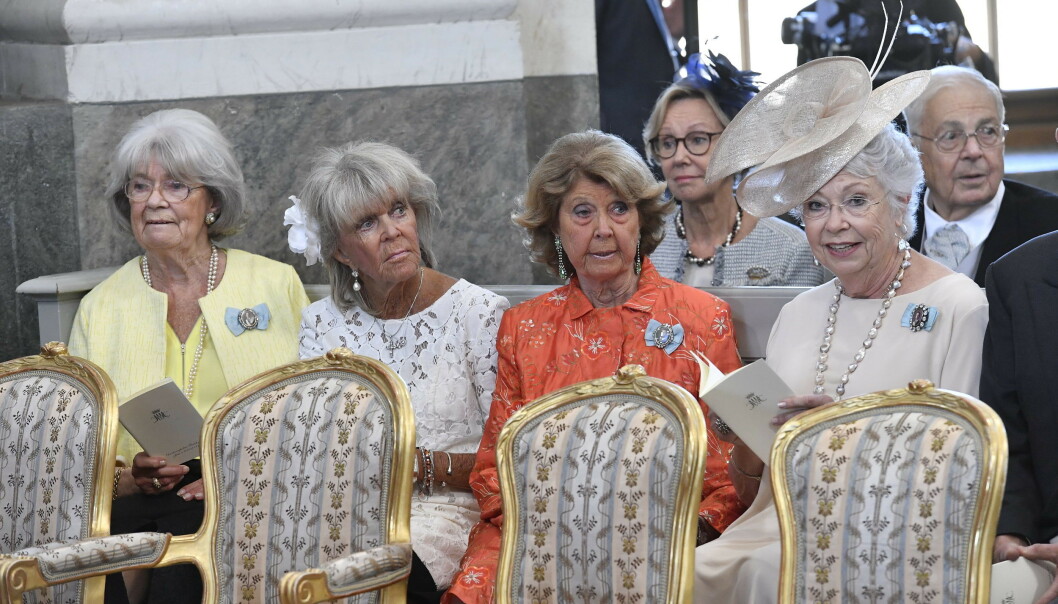 FAMILIE: Her er alle søstrene samlet til dåp, da prinsesse Adrienne ble døpt i fjor. Fra venstre ser vi prinsesse Margaretha, prinsesse Birgitta, prinsesse Désirée og prinsesse Christina. Foto: NTB scanpix FAMILIE: Her er alle søstrene samlet til dåp, da prinsesse Adrienne ble døpt i fjor. Fra venstre ser vi prinsesse Margaretha, prinsesse Birgitta, prinsesse Désirée og prinsesse Christina. Foto: NTB scanpix