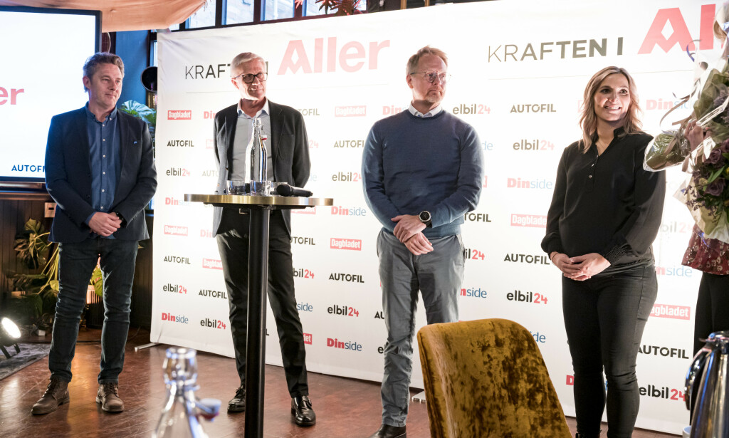 KICK OFF: Dagbladet og Dinside har arrangert Årets Bil sammen i tolv år på rad, og arrangementet der alle årets biler ble presentert, var i år større enn noen sinne. Fra venstre: Espen Stensrud (redaktør Dinside Motor og juryleder i Årets Bil), Erik Andresen (direktør i Bilimportørenes Landsforening), Ander G. Hovde (seniorrådgiver i Kantar TNS og jurymedlem) og Molly Pettit (motorsportkommentator og jurymedlem). Foto: Jamieson Pothecary KICK OFF: Dagbladet og Dinside har arrangert Årets Bil sammen i tolv år på rad, og arrangementet der alle årets biler ble presentert, var i år større enn noen sinne. Fra venstre: Espen Stensrud (redaktør Dinside Motor og juryleder i Årets Bil), Erik Andresen (direktør i Bilimportørenes Landsforening), Ander G. Hovde (seniorrådgiver i Kantar TNS og jurymedlem) og Molly Pettit (motorsportkommentator og jurymedlem). Foto: Jamieson Pothecary