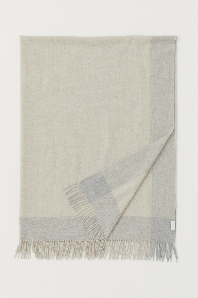 Pledd (kr 800, H&M Home). FOTO: Produsenten Pledd (kr 800, H&M Home). FOTO: Produsenten