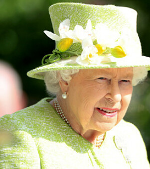 LIMEGRØNN: Fargen på dronningens hatter under Royal Ascot har blitt noe flere av publikum vedder på. Foto: NTB Scanpix LIMEGRØNN: Fargen på dronningens hatter under Royal Ascot har blitt noe flere av publikum vedder på. Foto: NTB Scanpix