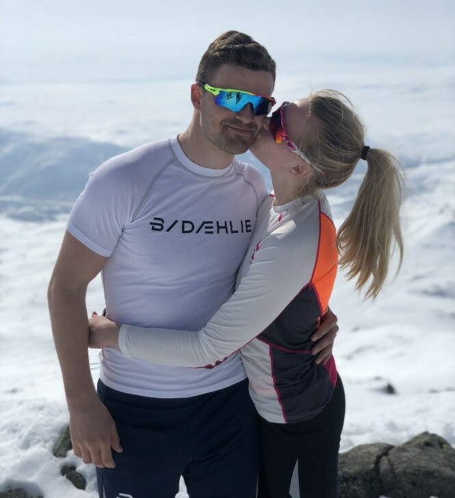 UNGDOMSKJÆRESTER: Sondre og Henriette har vært kjærester siden videregående, og møttes da de begge var 17 år. I dag bor de sammen i Hokksund. FOTO: Privat UNGDOMSKJÆRESTER: Sondre og Henriette har vært kjærester siden videregående, og møttes da de begge var 17 år. I dag bor de sammen i Hokksund. FOTO: Privat