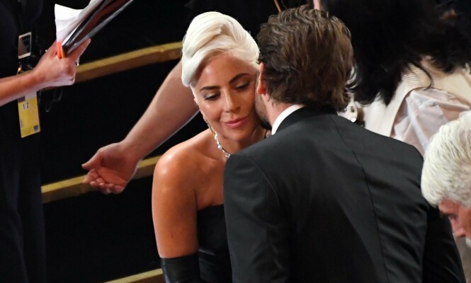 SPILL FOR GALLERI: Mange trodde at Lady Gaga og Bradley Cooper hadde en hemmelig affære, og at dette ble bekreftet under Oscar-utdelingen, men ifølge henne var dette en nøye planlagt forestilling for kameralinsene. FOTO: NTB scanpix SPILL FOR GALLERI: Mange trodde at Lady Gaga og Bradley Cooper hadde en hemmelig affære, og at dette ble bekreftet under Oscar-utdelingen, men ifølge henne var dette en nøye planlagt forestilling for kameralinsene. FOTO: NTB scanpix