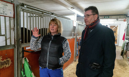 BEKYMRET: Daglig leder i Stovner ridesesenter deler bekymringen med Stein Erik Lauvås. Foto: privat BEKYMRET: Daglig leder i Stovner ridesesenter deler bekymringen med Stein Erik Lauvås. Foto: privat