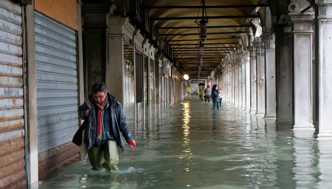 <strong>PROBLEMER:</strong> Vannstanden har skapt store problemer i Venezia de siste dagene. Foto: Reuters/Manuel Silvestri <strong>PROBLEMER:</strong> Vannstanden har skapt store problemer i Venezia de siste dagene. Foto: Reuters/Manuel Silvestri