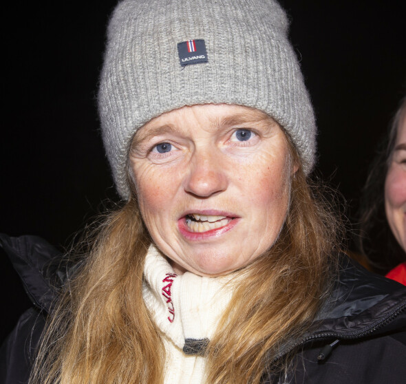 TYDELIG PREGET: Under finaleopptakene til «Farmen» tidligere i høst, der alle deltakerne var samlet, kunne man tydelig se spor av lammelsene i Agna Hollekves ansikt. Foto: Tor Lindseth / Se og Hør TYDELIG PREGET: Under finaleopptakene til «Farmen» tidligere i høst, der alle deltakerne var samlet, kunne man tydelig se spor av lammelsene i Agna Hollekves ansikt. Foto: Tor Lindseth / Se og Hør