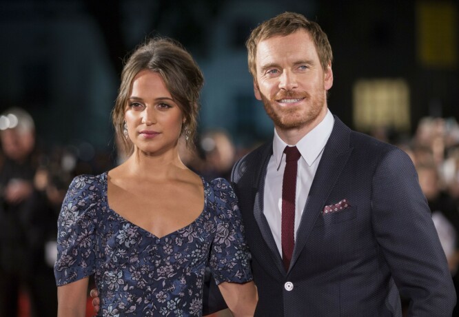 STJERNEPAR: Alicia Vikander og Michael Fassbender begynte å date i 2014, og giftet seg tre år senere. Her er de avbildet på en filmpremiere i 2016. FOTO: Scanpix STJERNEPAR: Alicia Vikander og Michael Fassbender begynte å date i 2014, og giftet seg tre år senere. Her er de avbildet på en filmpremiere i 2016. FOTO: Scanpix