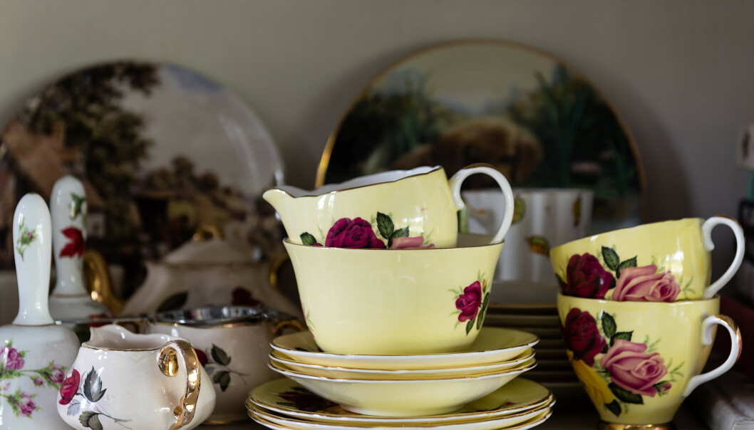 <strong>NOSTALGI-ALARM:</strong> Et gammeldags kaffe- og teservise gjør en ellers steril studenthybel øyeblikkelig mer hjemmekoselig. Foto: Shutterstock/NTB Scanpix. <strong>NOSTALGI-ALARM:</strong> Et gammeldags kaffe- og teservise gjør en ellers steril studenthybel øyeblikkelig mer hjemmekoselig. Foto: Shutterstock/NTB Scanpix.