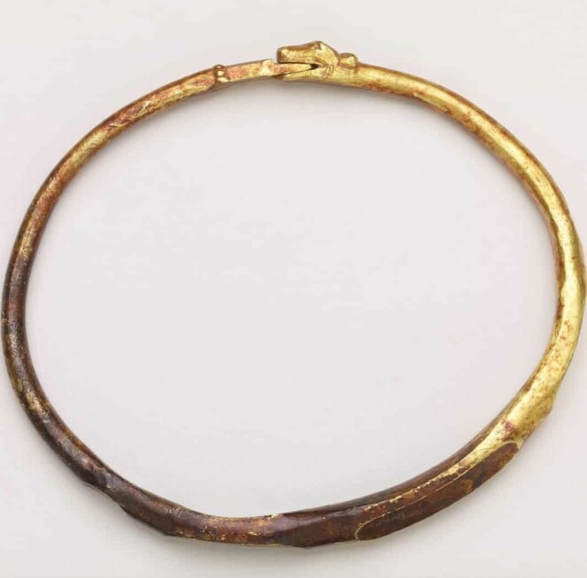 <strong>SLANGEARMBÅND:</strong> Vikingene skal ikke ha det på seg at de ikke kunne å pynte seg. Foto: British Museum <strong>SLANGEARMBÅND:</strong> Vikingene skal ikke ha det på seg at de ikke kunne å pynte seg. Foto: British Museum
