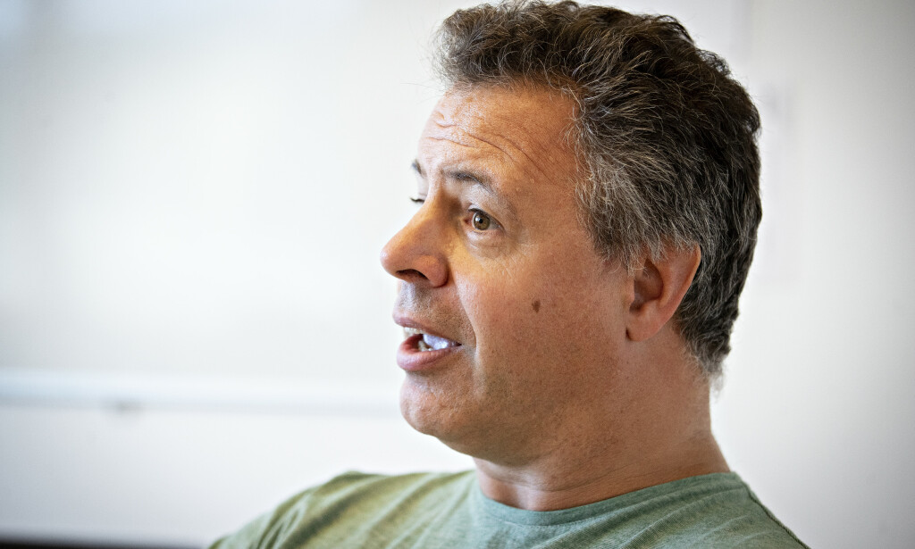 -Skadelige: Professor Cousins mener de fleste av de testede produktene er så skadelige at de aldri burde vært på markedet. Foto: Bjørn Langsem. -Skadelige: Professor Cousins mener de fleste av de testede produktene er så skadelige at de aldri burde vært på markedet. Foto: Bjørn Langsem.