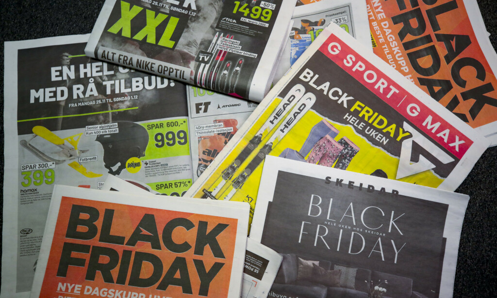TILBUDSFEST?: Black Friday og Black Week preger denne uka. De store leverandørene av sportsklær, møbler og elektro fyller postkasser og aviser.
Foto: Lise Åserud / NTB scanpix TILBUDSFEST?: Black Friday og Black Week preger denne uka. De store leverandørene av sportsklær, møbler og elektro fyller postkasser og aviser.
Foto: Lise Åserud / NTB scanpix