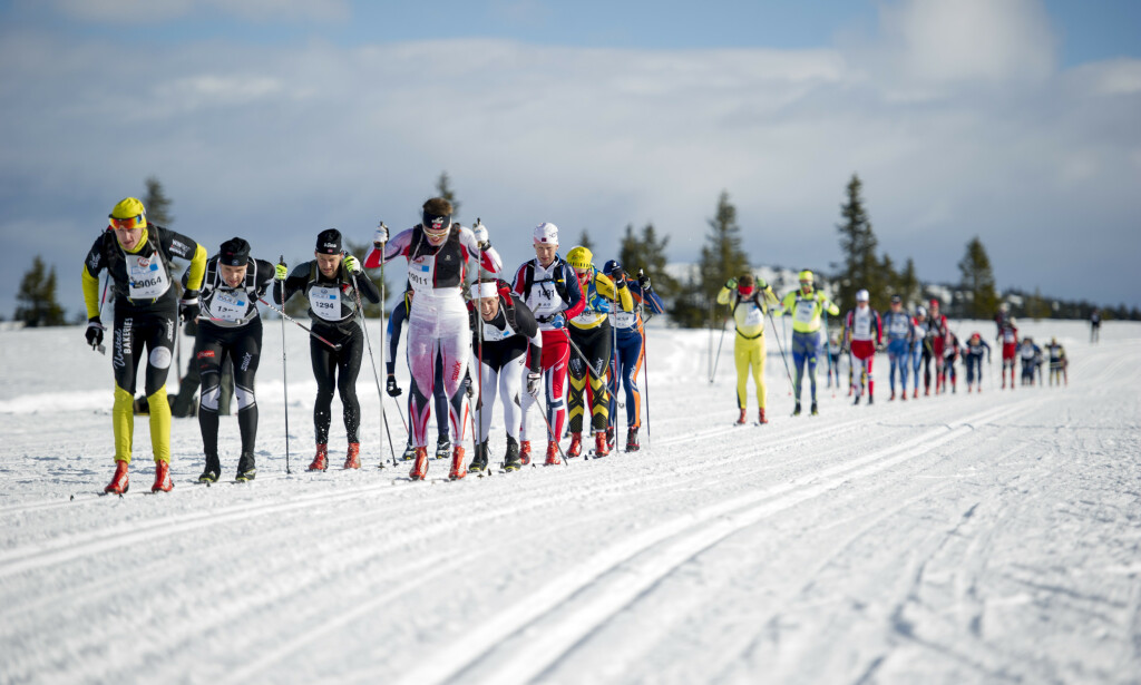 Birkebeinere: Titusenvis av mosjonsløpere og konkurranseløpere i Birkebeinerrennet har vært noen av de flittigste fluorforbrukerne opp igjennom åra. Foto:
Jon Olav Nesvold, NTB scanpix Birkebeinere: Titusenvis av mosjonsløpere og konkurranseløpere i Birkebeinerrennet har vært noen av de flittigste fluorforbrukerne opp igjennom åra. Foto:
Jon Olav Nesvold, NTB scanpix