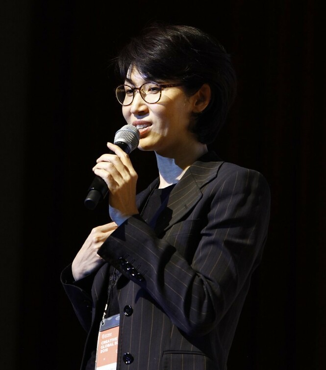 KJEMPER: Gründer og presidentdatter Roh Soh-yeong vil ha med seg aksjer verdt 10,9 milliarder kroner i skilsmisseoppgjøret. Foto: CCKorea under CC-by-2.0-linsens KJEMPER: Gründer og presidentdatter Roh Soh-yeong vil ha med seg aksjer verdt 10,9 milliarder kroner i skilsmisseoppgjøret. Foto: CCKorea under CC-by-2.0-linsens