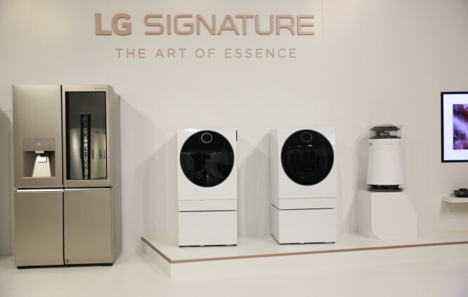 LG SIGNATURE består av produkter som kombinerer design og funksjon. LG SIGNATURE består av produkter som kombinerer design og funksjon.
