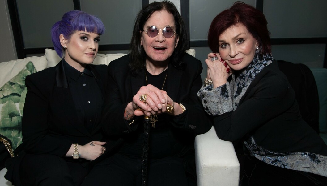 NYLIG: Ozzy og Sharon Osbourne sammen med datteren Kelly 4. desember i år. Foto: NTB Scanpix NYLIG: Ozzy og Sharon Osbourne sammen med datteren Kelly 4. desember i år. Foto: NTB Scanpix