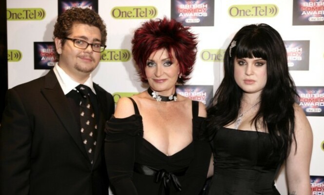 MOR OG SØSTER: Det er ingen tvil om at Jack Osbourne har hatt det vanskelig opp gjennom åra. Her med mor Sharon og søster Kelly. Foto: NTB Scanpix MOR OG SØSTER: Det er ingen tvil om at Jack Osbourne har hatt det vanskelig opp gjennom åra. Her med mor Sharon og søster Kelly. Foto: NTB Scanpix