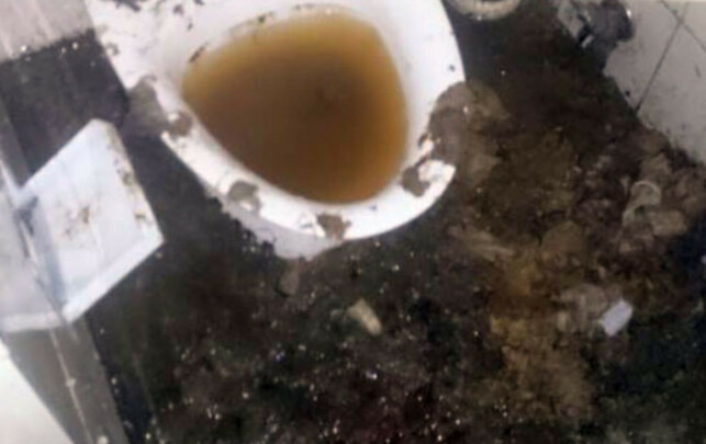 EKKELT: Rørleggerne valgte å dokumentere det absolutt verste de har måttet rydde opp i på jobb. Så galt kan det altså gå om man over tid kaster forbudte ting i toalettet. FOTO: Rørhab Bergen AS. EKKELT: Rørleggerne valgte å dokumentere det absolutt verste de har måttet rydde opp i på jobb. Så galt kan det altså gå om man over tid kaster forbudte ting i toalettet. FOTO: Rørhab Bergen AS.