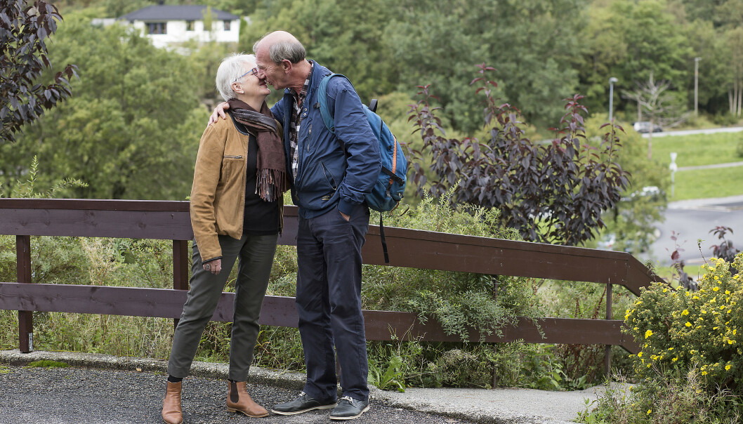 Stein har aldri hatt lappen, og liker godt å gå. Fra hans leilighet til Ritas er det en spasertur på femten minutter, noe som passer paret helt perfekt. Foto: Silje Katrine Robinson Stein har aldri hatt lappen, og liker godt å gå. Fra hans leilighet til Ritas er det en spasertur på femten minutter, noe som passer paret helt perfekt. Foto: Silje Katrine Robinson