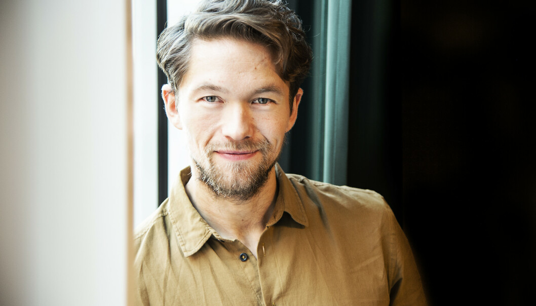 <strong>NY ROLLE:</strong> Papparollen har forandret Jakob Oftebro, og ble en av hans største utfordringer så langt. Han har tatt fire måneder fri for å være hjemme med datteren. - Jeg trives farlig godt som hjemmeværende pappa, sier han. Foto: Hans Arne Vedlog <strong>NY ROLLE:</strong> Papparollen har forandret Jakob Oftebro, og ble en av hans største utfordringer så langt. Han har tatt fire måneder fri for å være hjemme med datteren. - Jeg trives farlig godt som hjemmeværende pappa, sier han. Foto: Hans Arne Vedlog