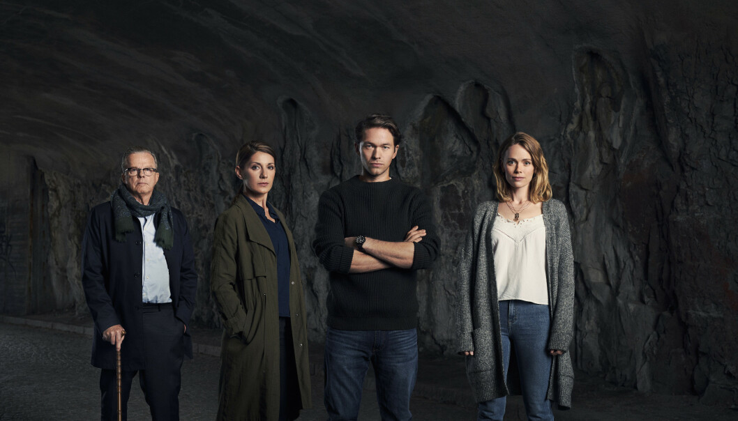 <strong>STJERNELAG:</strong> Krister Henriksson, Nina Zanjani, Jakob Oftebro og Katia Winter er blant skuespillerne i «Hamilton». Foto: C More <strong>STJERNELAG:</strong> Krister Henriksson, Nina Zanjani, Jakob Oftebro og Katia Winter er blant skuespillerne i «Hamilton». Foto: C More