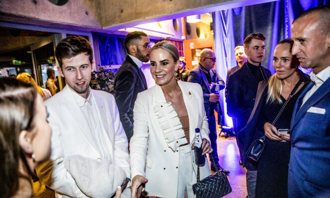 BRÅK BAK KULISSENE: Gunnar Greve (t.h.) er blant dem som med selskapet Mer Group har sørget for å sette EDM-artisten Alan Walker (t.v.) på verdenskartet. Her sammen med blant andre artist Ina Wroldsen. Foto: Christian Roth Christensen / Dagbladet BRÅK BAK KULISSENE: Gunnar Greve (t.h.) er blant dem som med selskapet Mer Group har sørget for å sette EDM-artisten Alan Walker (t.v.) på verdenskartet. Her sammen med blant andre artist Ina Wroldsen. Foto: Christian Roth Christensen / Dagbladet