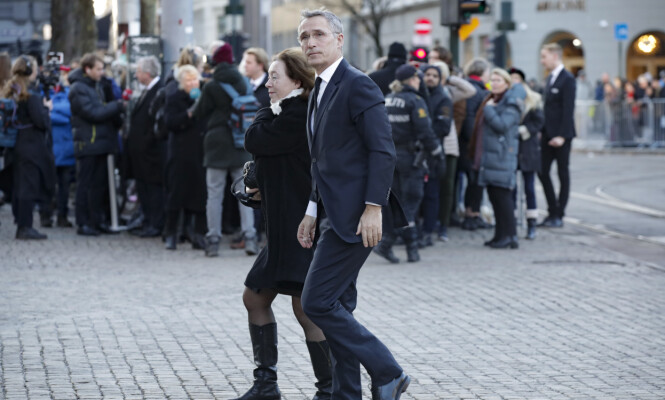 TIL STEDE: Jens Stoltenberg og kona Ingrid Schulerud. Foto: NTB scanpix TIL STEDE: Jens Stoltenberg og kona Ingrid Schulerud. Foto: NTB scanpix