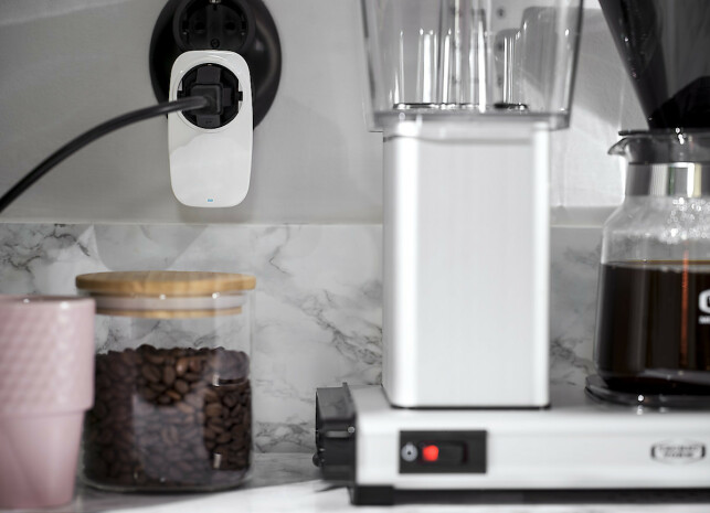 SMARTPLUGG: Planlegg når ting skal skru seg av og på. Perfekt om du vil våkne til nytraktet kaffe. SMARTPLUGG: Planlegg når ting skal skru seg av og på. Perfekt om du vil våkne til nytraktet kaffe.