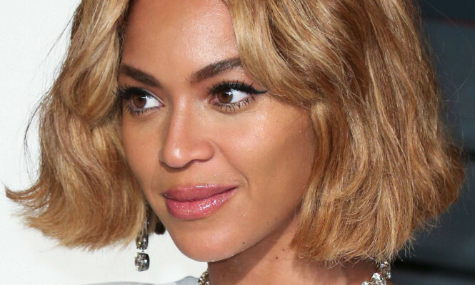 BEYONCÉ: Jawline-boben kan brukes med bølger, samt rett. Foto: NTB Scanpix BEYONCÉ: Jawline-boben kan brukes med bølger, samt rett. Foto: NTB Scanpix