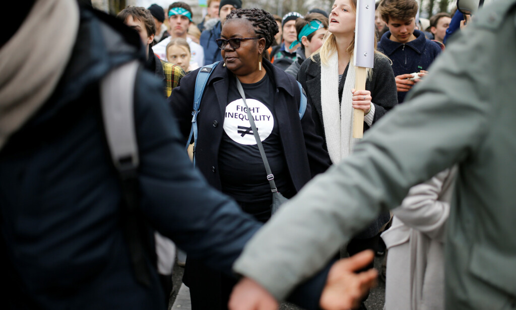 DEMONSTRERER: Den kenyanske aktivisten Njoki Njoroge Njehu deltok før helgen i en demonstrasjon med Greta Thunberg og Fridays for Future-bevegelsen i Lausanne i Sveits. Foto: Pierre Albouy / Reuters / NTB Scanpix DEMONSTRERER: Den kenyanske aktivisten Njoki Njoroge Njehu deltok før helgen i en demonstrasjon med Greta Thunberg og Fridays for Future-bevegelsen i Lausanne i Sveits. Foto: Pierre Albouy / Reuters / NTB Scanpix