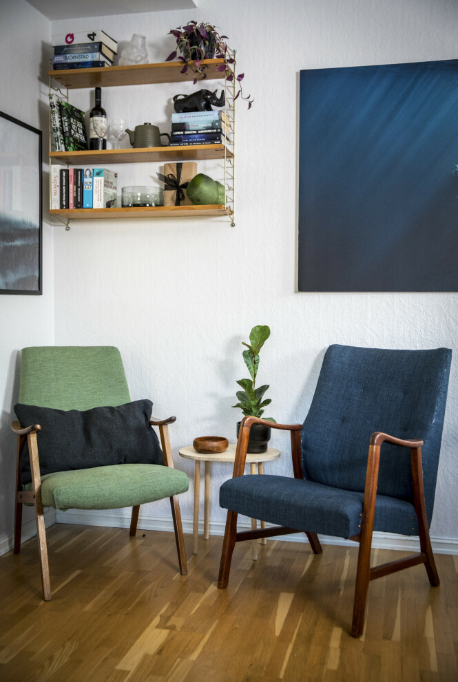 BRUKTSKATTER: Stolen til venstre hadde noen slengt fra seg på gata, og har fått nytt trekk. Stolen til høyre er kjøpt på Fretex. FOTO: Ole Berg-Rusten / NTB scanpix BRUKTSKATTER: Stolen til venstre hadde noen slengt fra seg på gata, og har fått nytt trekk. Stolen til høyre er kjøpt på Fretex. FOTO: Ole Berg-Rusten / NTB scanpix