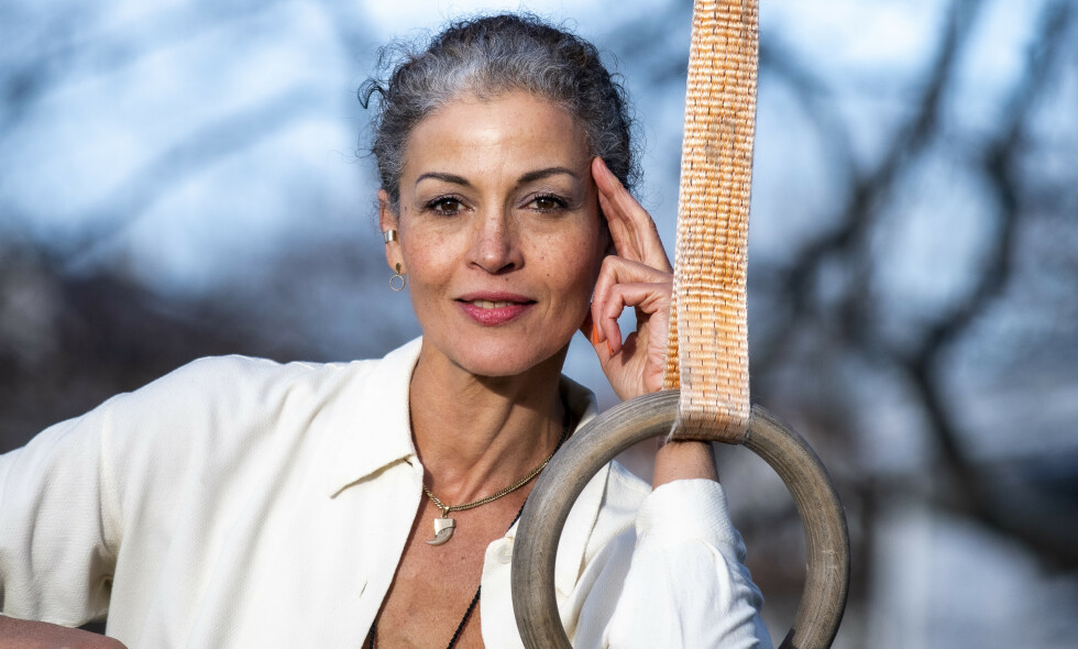 SUKSESS: Julie Bergmann (56) tenker at de grå lokkene vil gi henne enda noen år innenfor modellyrket. Slik var hennes vei inn i bransjen. Foto: Lars Eivind Bones SUKSESS: Julie Bergmann (56) tenker at de grå lokkene vil gi henne enda noen år innenfor modellyrket. Slik var hennes vei inn i bransjen. Foto: Lars Eivind Bones