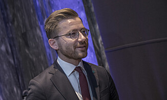 Klima- og miljøminister Sveinung Rotevatn (V) vil ikke beklage den vanskelige situasjonen overfor de frustrerte hydrogenbileierne, men har heller ingen planer om å skrote satsingen på hydrogen. Foto: Ole Berg-Rusten / NTB scanpix Klima- og miljøminister Sveinung Rotevatn (V) vil ikke beklage den vanskelige situasjonen overfor de frustrerte hydrogenbileierne, men har heller ingen planer om å skrote satsingen på hydrogen. Foto: Ole Berg-Rusten / NTB scanpix