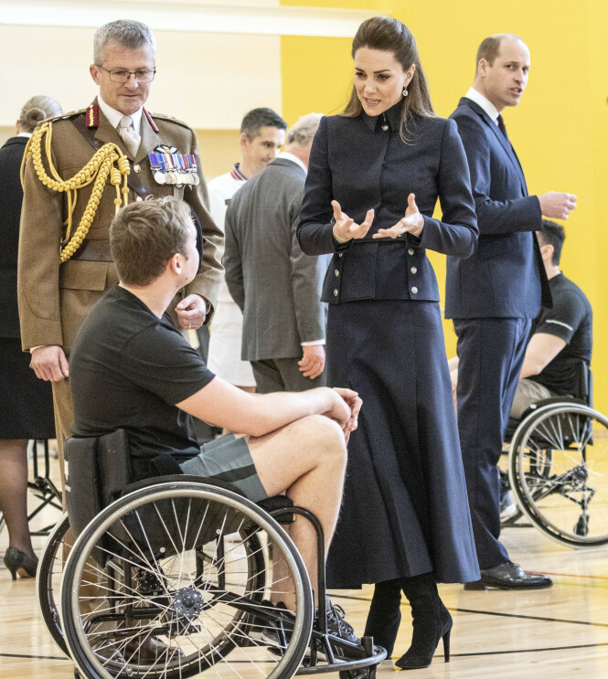 SAMTALER: Parene hadde også personlige samtaler med pasientene, hvor de fikk høre om viktigheten av å arbeide med mental helse som en del av rehabiliteringsprosessen. Foto: NTB scanpix SAMTALER: Parene hadde også personlige samtaler med pasientene, hvor de fikk høre om viktigheten av å arbeide med mental helse som en del av rehabiliteringsprosessen. Foto: NTB scanpix