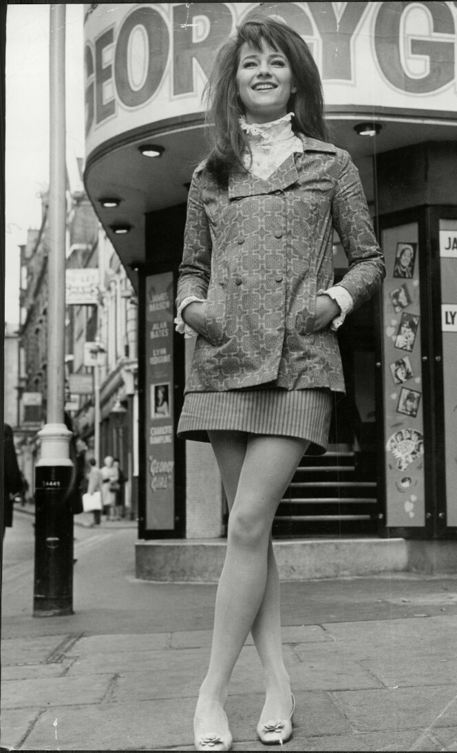 IT-GIRL: Det er The Swinging Sixties i London, og Charlotte er med på alt som er gøy. (Foto: NTB Scanpix) IT-GIRL: Det er The Swinging Sixties i London, og Charlotte er med på alt som er gøy. (Foto: NTB Scanpix)