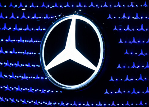 Advarer Mercedes-eieren etter skandalen