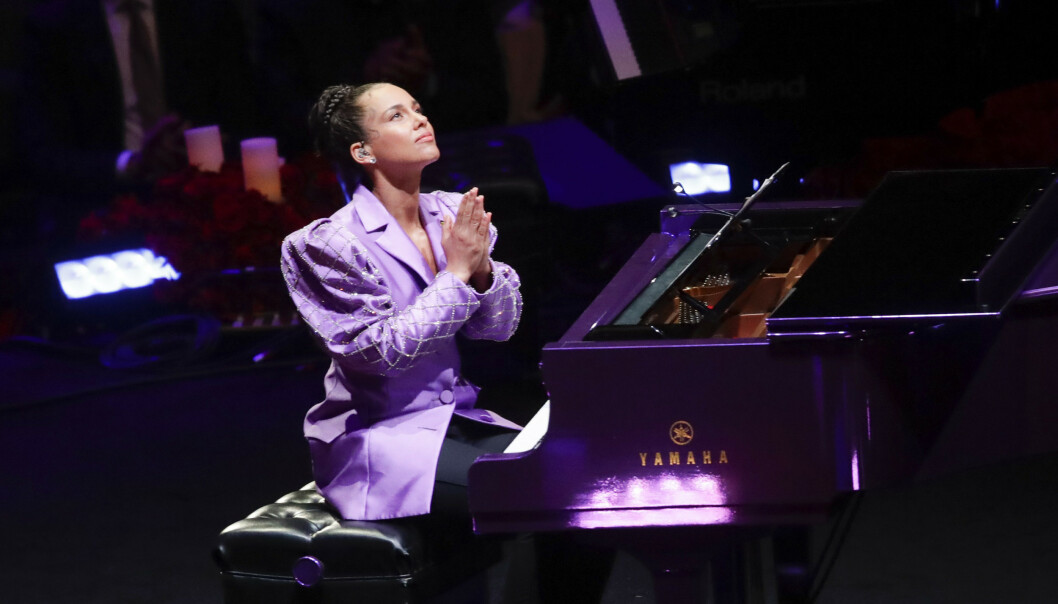 <strong>PÅ SCENEN:</strong> Alicia Keys var en av artistene som spilte for Kobe og Gianna Bryant i Staples Center. Foto: NTB Scanpix <strong>PÅ SCENEN:</strong> Alicia Keys var en av artistene som spilte for Kobe og Gianna Bryant i Staples Center. Foto: NTB Scanpix