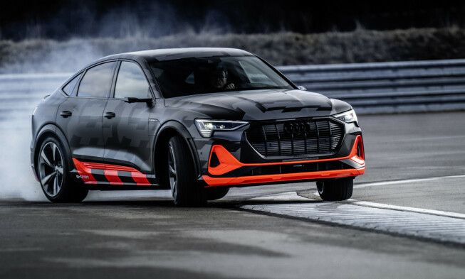 LEKEN: Audi e-tron S har krefter nok, og lar deg leke uten filter. Foto: Tobias Sagmeister LEKEN: Audi e-tron S har krefter nok, og lar deg leke uten filter. Foto: Tobias Sagmeister