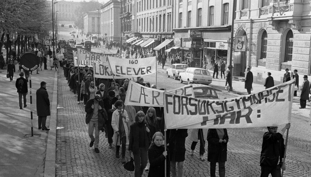 DEMONSTRASJONER: Det ble arrangert demonstrasjoner til støtte for opprettelsen av Forsøksgymnaset. Forsøksgymnaset startet opp høsten 1967. Foto: NTB / Scanpix DEMONSTRASJONER: Det ble arrangert demonstrasjoner til støtte for opprettelsen av Forsøksgymnaset. Forsøksgymnaset startet opp høsten 1967. Foto: NTB / Scanpix