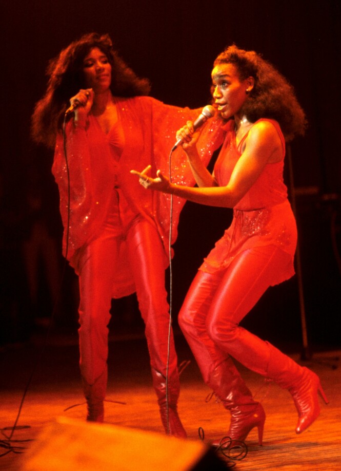 DANSBART: Sister Sledge fikk alle ut på dansegulvet når de fyrte opp. FOTO: NTB Scanpix DANSBART: Sister Sledge fikk alle ut på dansegulvet når de fyrte opp. FOTO: NTB Scanpix