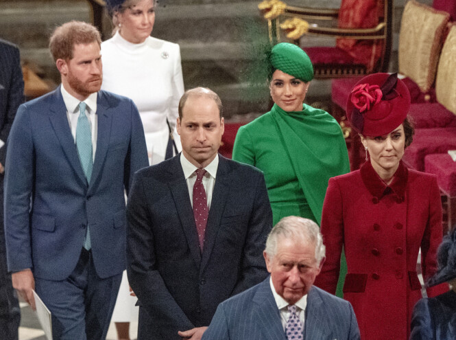 GIKK I FØLGE: De to hertugparene forlot Westminster Abbey etter hverandre da gudstjenesten var ferdig mandag ettermiddag. Foto: NTB scanpix GIKK I FØLGE: De to hertugparene forlot Westminster Abbey etter hverandre da gudstjenesten var ferdig mandag ettermiddag. Foto: NTB scanpix