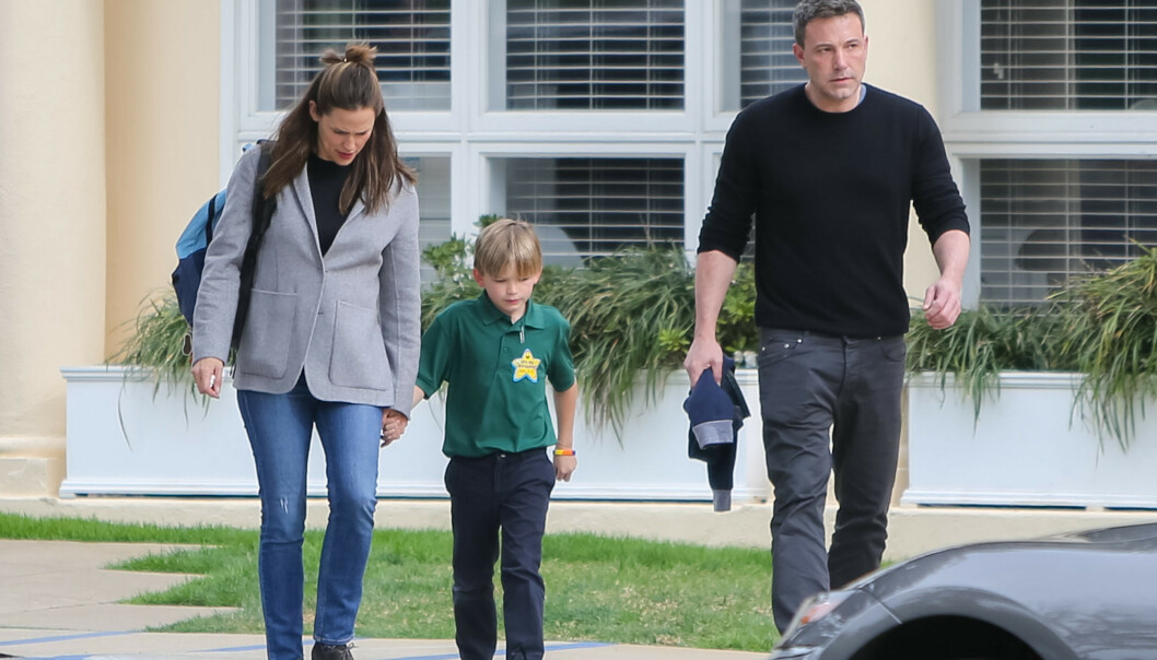 BURSDAG: Affleck og Garner ble observert sammen på sønnens 8-årsdag. Det tidligere ekteparet skal ha et godt samarbeid etter skilsmissen i 2018. Foto: NTB scanpix BURSDAG: Affleck og Garner ble observert sammen på sønnens 8-årsdag. Det tidligere ekteparet skal ha et godt samarbeid etter skilsmissen i 2018. Foto: NTB scanpix