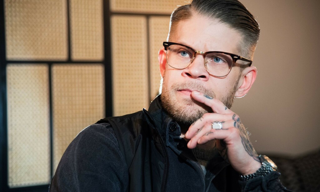 - Det var tyver, knarkere og alkoholikere. Det var alt du kunne tenke deg, og det var et forlokkende miljø, sier Daniel Höglander om tida på restaurantene i Stockholm. Foto: Olle Sporong - Det var tyver, knarkere og alkoholikere. Det var alt du kunne tenke deg, og det var et forlokkende miljø, sier Daniel Höglander om tida på restaurantene i Stockholm. Foto: Olle Sporong