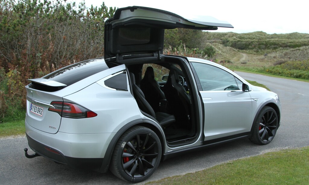 KONKURRENT: Triton Model H kan gruse spesifikasjonene til Tesla Model X (bildet). Model X kan imidlertid skilte med å være en realitet - og måkevingedørene! KONKURRENT: Triton Model H kan gruse spesifikasjonene til Tesla Model X (bildet). Model X kan imidlertid skilte med å være en realitet - og måkevingedørene!