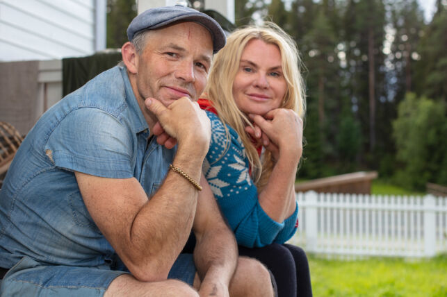 VIDERE: Erik Alfred og Mia kapret hver sin semifinalebillett, og slapp å møte i hinderløypa. Foto: Alex Iversen / TV 2 VIDERE: Erik Alfred og Mia kapret hver sin semifinalebillett, og slapp å møte i hinderløypa. Foto: Alex Iversen / TV 2