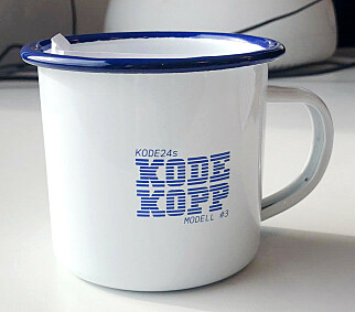 Sjekk ut kode24s Kodekopp Modell #3 - årets hotteste kaffekopp! 📸: Jørgen Jacobsen Sjekk ut kode24s Kodekopp Modell #3 - årets hotteste kaffekopp! 📸: Jørgen Jacobsen