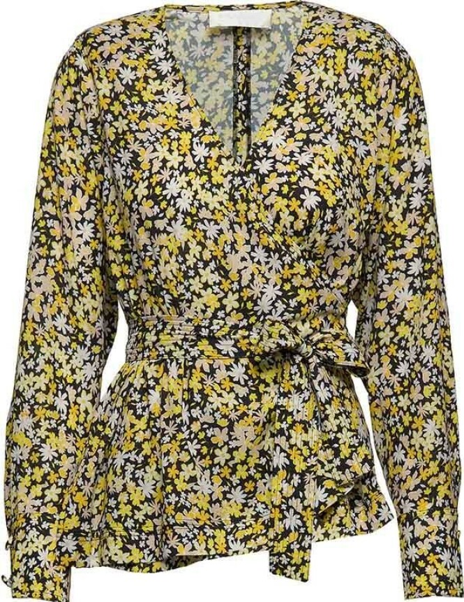 Fall Winter Spring Summer, kr 1499 Fall Winter Spring Summer, kr 1499
