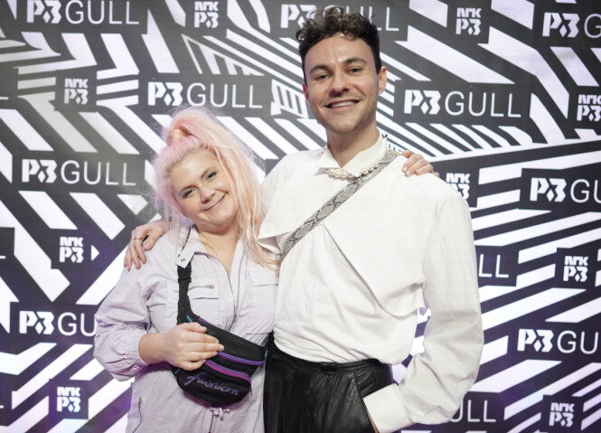 GODE VENNER: Gisle Agledahl har figurert som programleder for dokumentarserien «Jævla homo» på NRK. Her avbildet med NRK-profil Line Elvsåshagen under P3 Gull 2019.
Foto: Fredrik Hagen / NTB scanpix GODE VENNER: Gisle Agledahl har figurert som programleder for dokumentarserien «Jævla homo» på NRK. Her avbildet med NRK-profil Line Elvsåshagen under P3 Gull 2019.
Foto: Fredrik Hagen / NTB scanpix