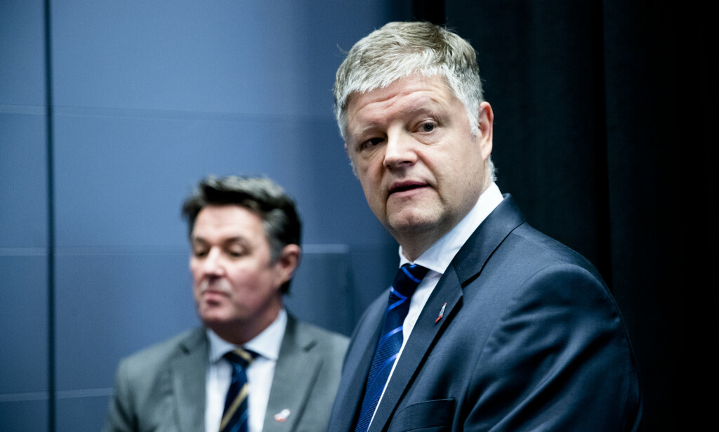 NORWEGIAN-BØNN PÅ VENT: Tre dager etter at Norwegians finansdirektør Geir Karlsen (t.v.) ba om renter og avdragsfritak fram til 30. juni, er det ennå ikke innkalt til obligasjonseiermøter som kan si ja til bønnen, viser en breveksling som Dagbladet har fått tilgang til. Til høyre Norwegians konsernsjef Jacob Schram. Foto: Stian Lysberg Solum / NTB scanpix NORWEGIAN-BØNN PÅ VENT: Tre dager etter at Norwegians finansdirektør Geir Karlsen (t.v.) ba om renter og avdragsfritak fram til 30. juni, er det ennå ikke innkalt til obligasjonseiermøter som kan si ja til bønnen, viser en breveksling som Dagbladet har fått tilgang til. Til høyre Norwegians konsernsjef Jacob Schram. Foto: Stian Lysberg Solum / NTB scanpix