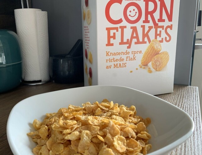 LIKE GODT: Åtte måneder på overtid smakte corn flakes-pakka fortsatt som den skulle. Foto: Bjørn Eirik Loftås LIKE GODT: Åtte måneder på overtid smakte corn flakes-pakka fortsatt som den skulle. Foto: Bjørn Eirik Loftås